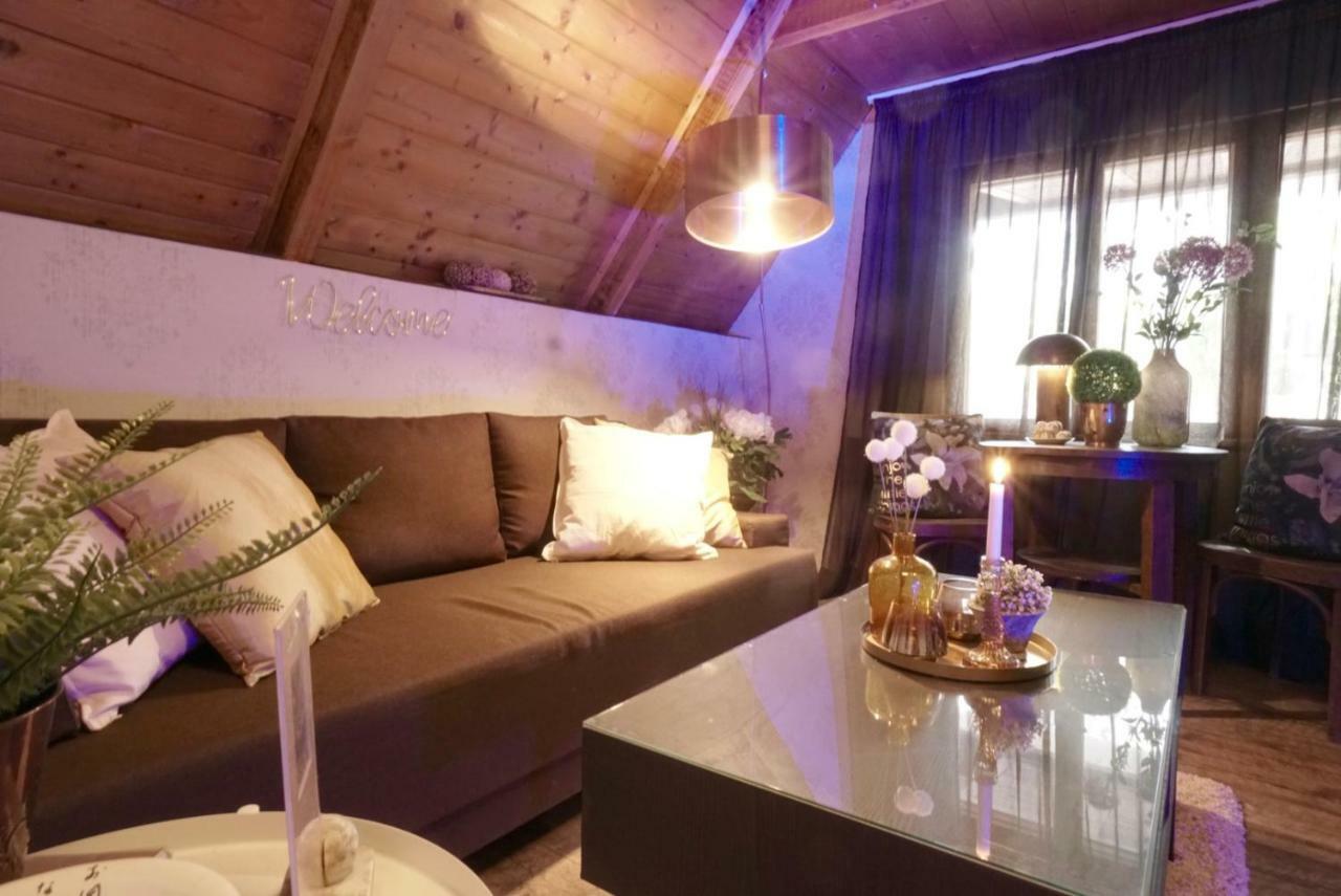 Nadi'S Holiday Home - Heart Of Woods, Szentendre Island Сигетмоноштор Экстерьер фото